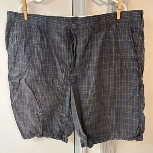 Apt 9 black small plaid size 42 shorts